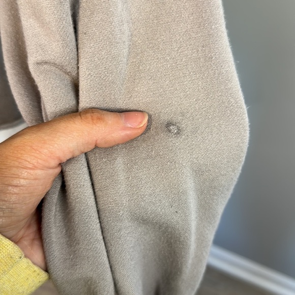 Nike Comfy Soft Cropped V Neck Gray Sweatshirt - Picture 5 of 7